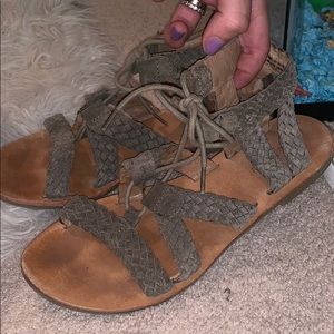 Low gladiator sandals